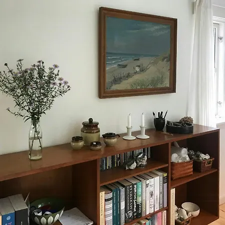 度假居 With Retro Charm Close To