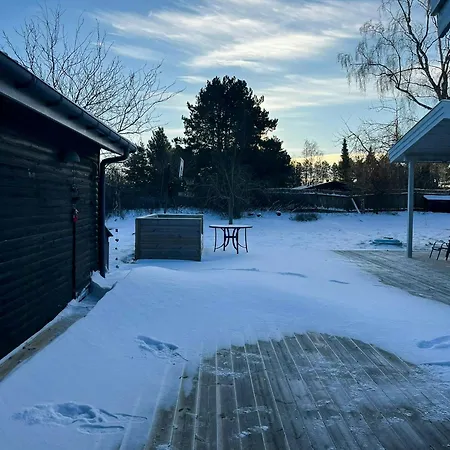 Semesterbostad With Retro Charm Close To Liseleje